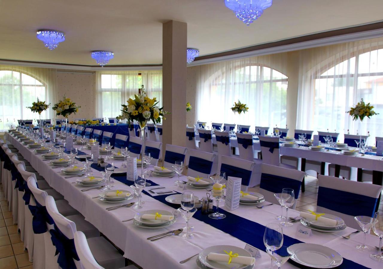 Eder Bed & Breakfast Nesvady Luaran gambar